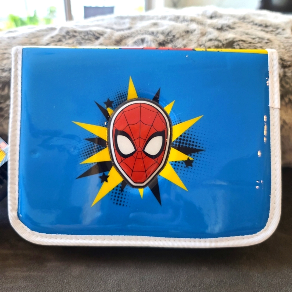 Spider-Man school Kit - Picture 4 of 7